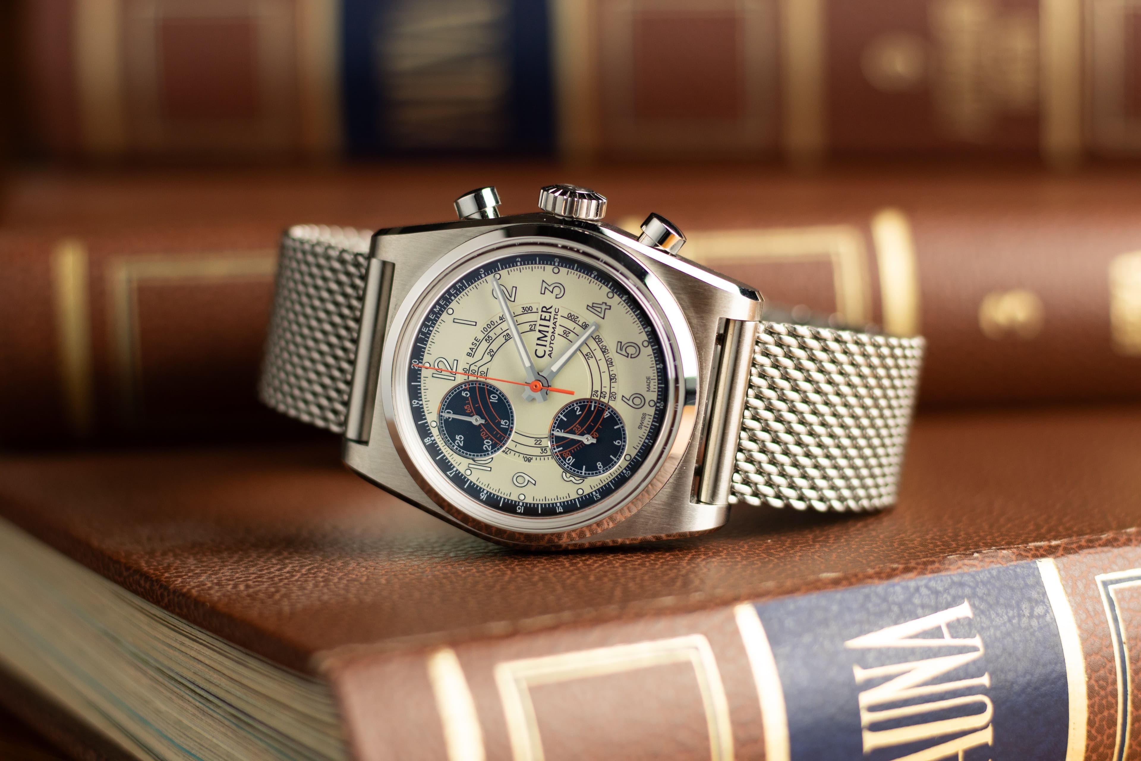 Cimier wristwatch with white dial and mesh strap